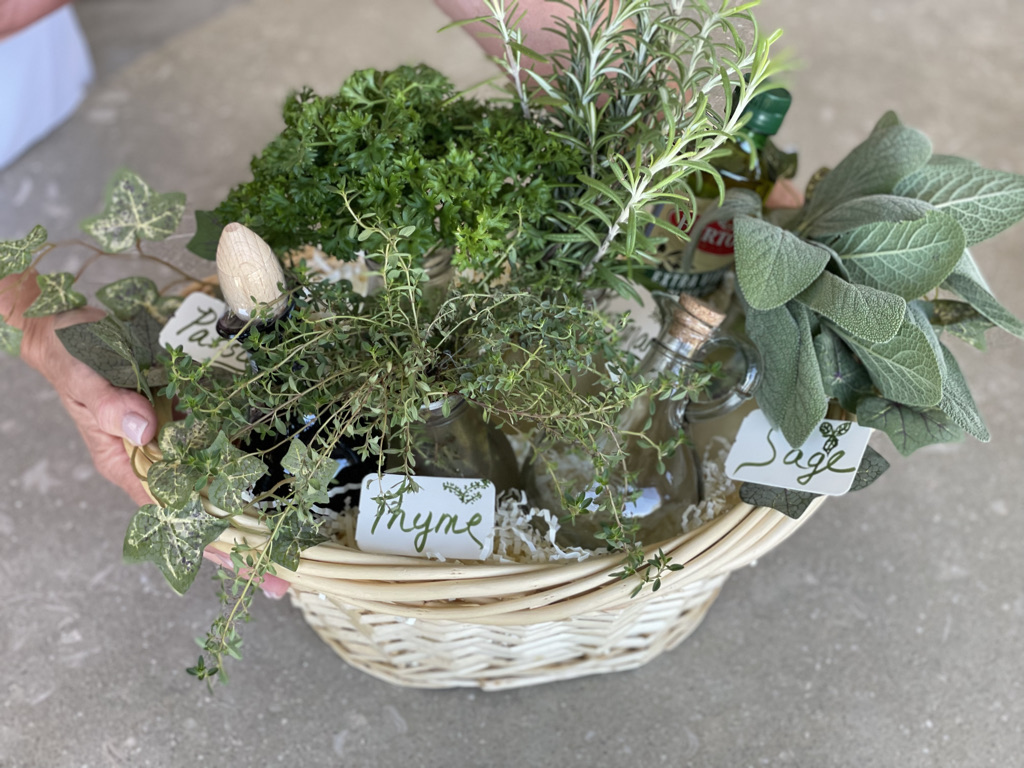 Fresh Herb Basket #foodblogger #sage #thyme #herbs #cookingwithherbs #rosemary #parsley #chef #cooking #howtoaddflavor #mealprep #gift #herbbasket #howtostoreherbs