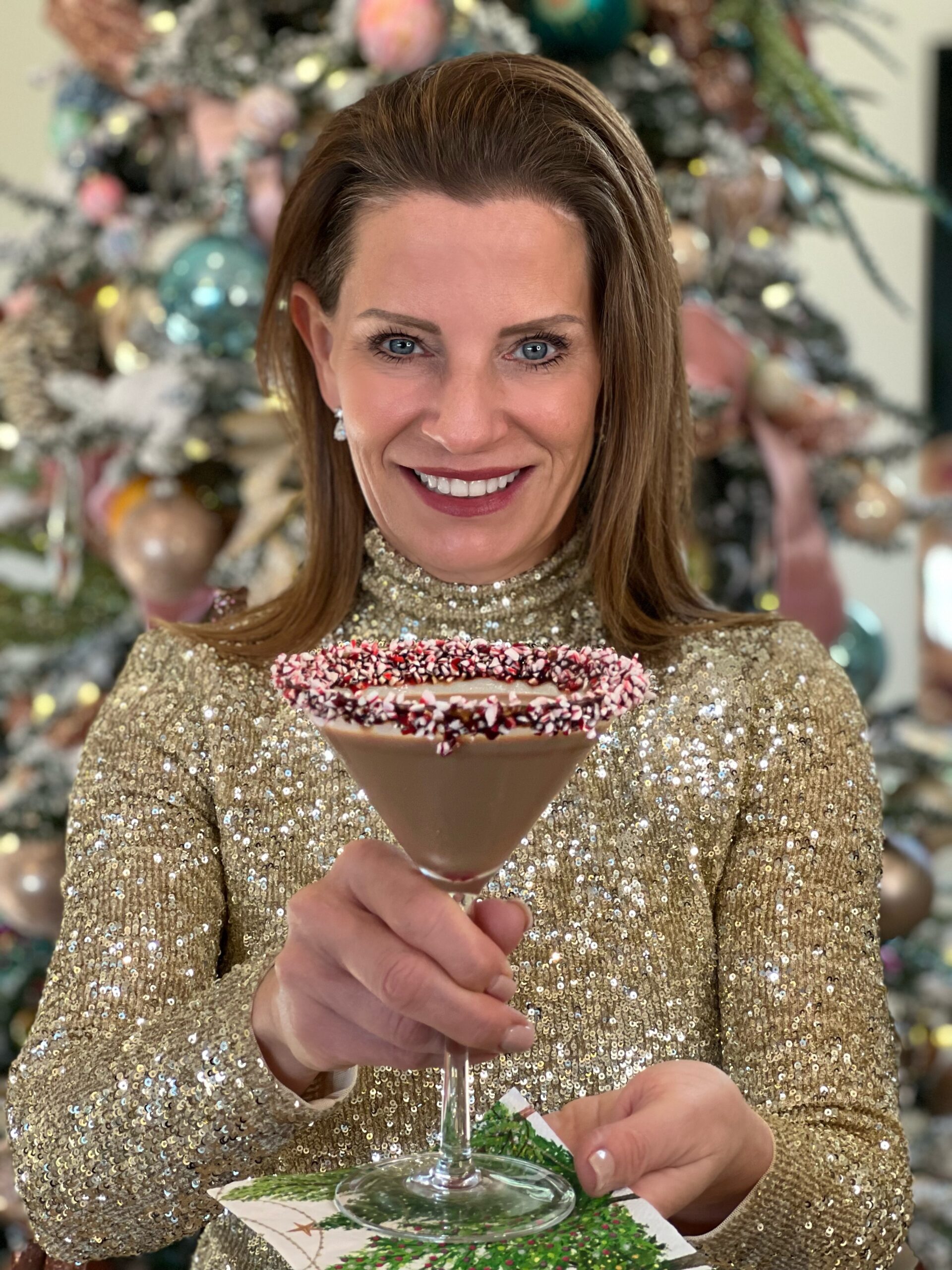 Not-So Hot Chocolate Martini #cocktail #holidaycocktail #recipe #cocktailrecipe #martini #hotchocolate #holidaytreats 