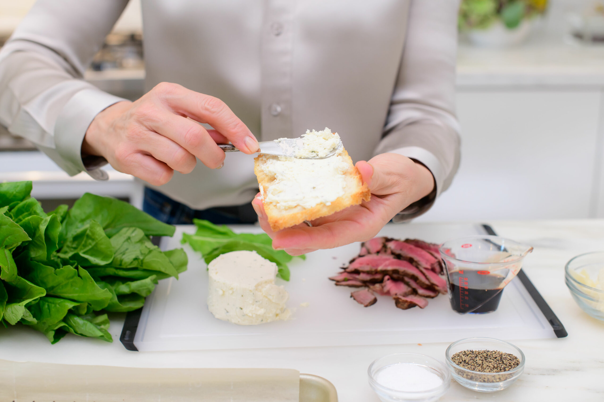 Making Beef Crostini with Parmesan and Balsamic Drizzle #recipe #beefcrostini #balsamicdrizzle #freshparmesan #recipetesting #valentinesdaymeal