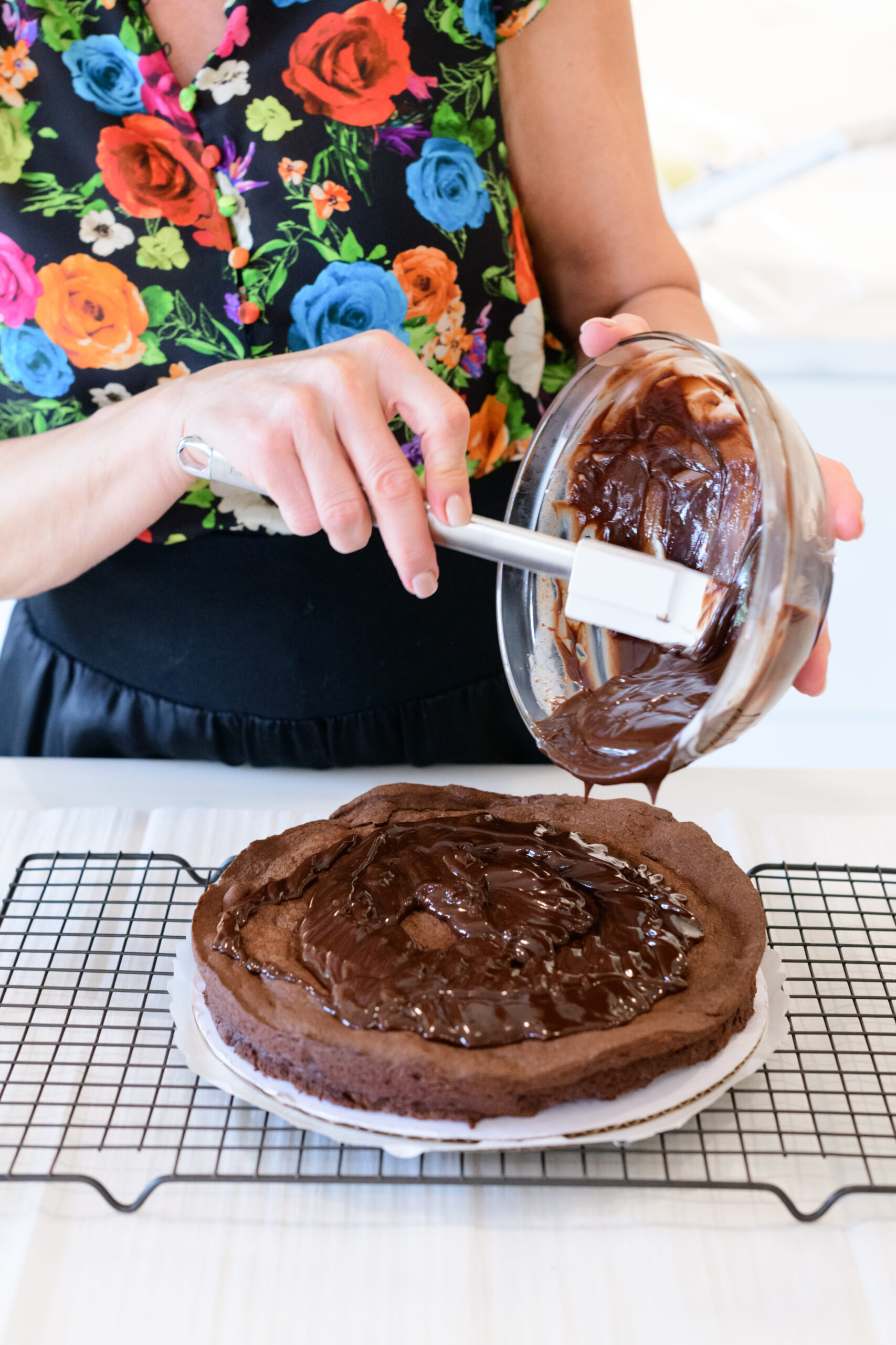 Flourless Chocolate Cake

#dessert #recipe #cake #chocolate #chocolatecake #williamssonoma #baking #holidaybaking #cakepans #coolingrack #amazon #icing #icingspatula #servingutensils #austinfitmagazine