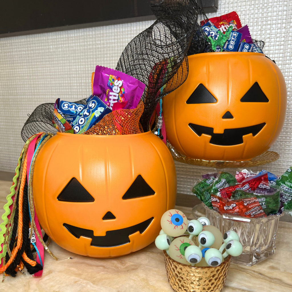 Hosting a Spooktacular Halloween 
#Halloween #spooky #food #snacks #NBC #decor #parties #drinks #Cocktail #alcohol #recipe #trick #or #treat #boobags #boo #Candy #Broomsticks #veggies #place #cards 