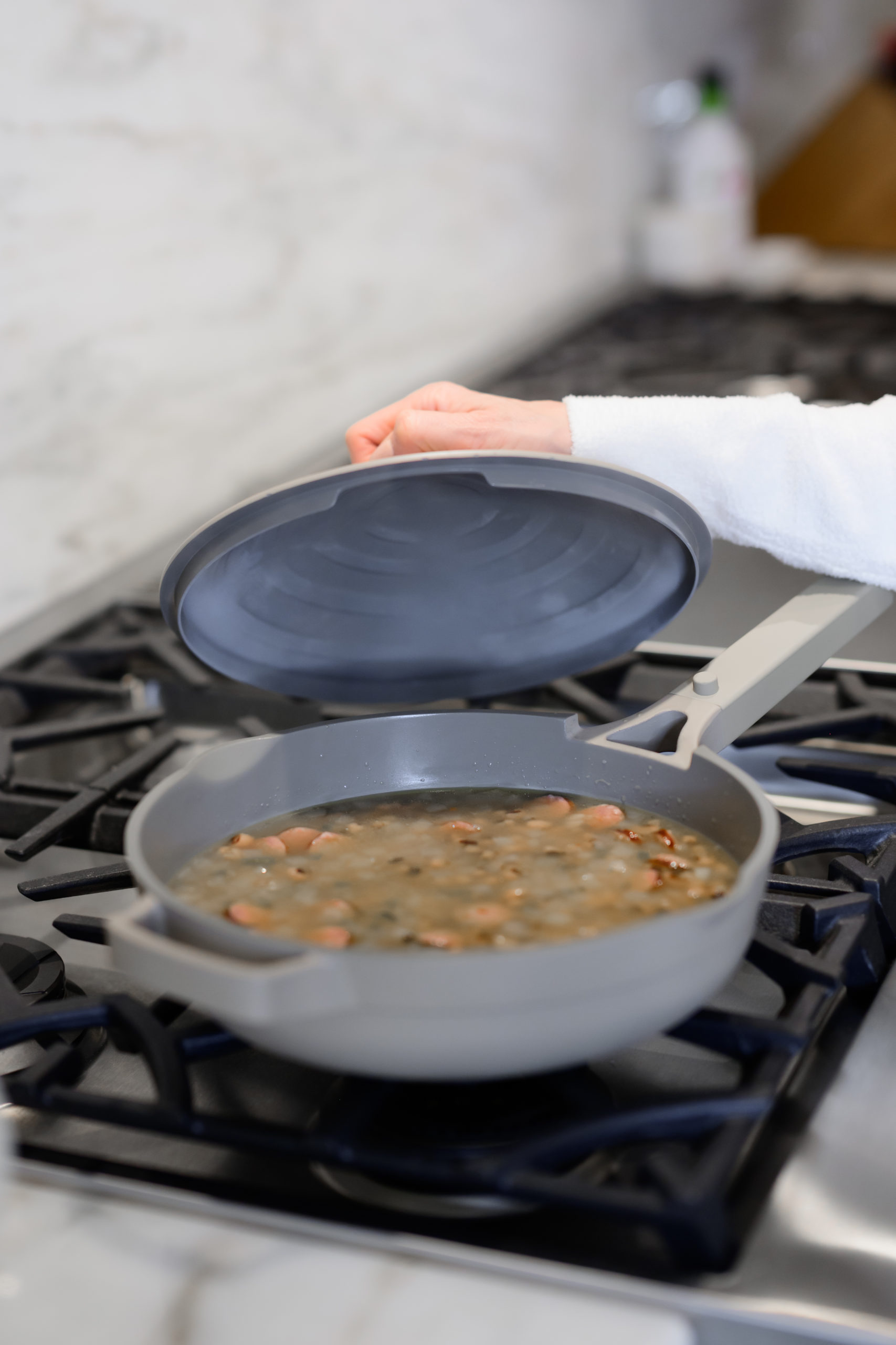 Black-Eyed Peas With Sausage | recipe, food, New Year's recipe, traditional recipe, southern cooking, the best black-eyed peas recipe